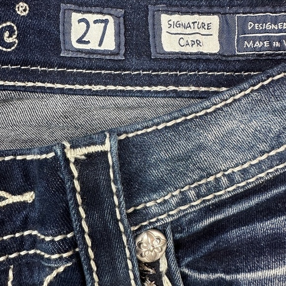 Miss Me Embroidered Flap Signature Cuffed Capri Jeans Size 27 - Picture 11 of 12